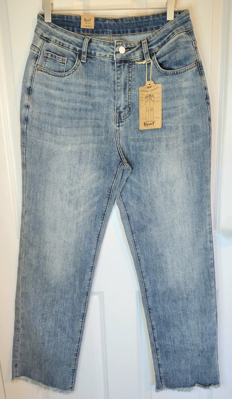 NWT High Waisted Straight Leg Raw Hem Jeans Light Wash Size 12 Soft Stretch